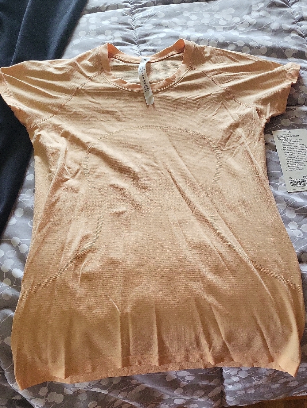 NWT! lululemon athletica light peach short sleeve women’s tee